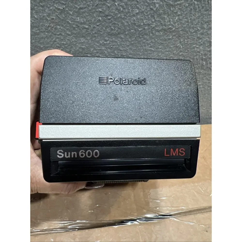 Polaroid Sun 600 LMS Instant Film Camera w/ Strap & Flash - Tested